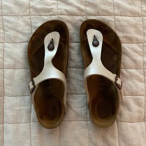 Birkenstock Gizeh in Pearl style